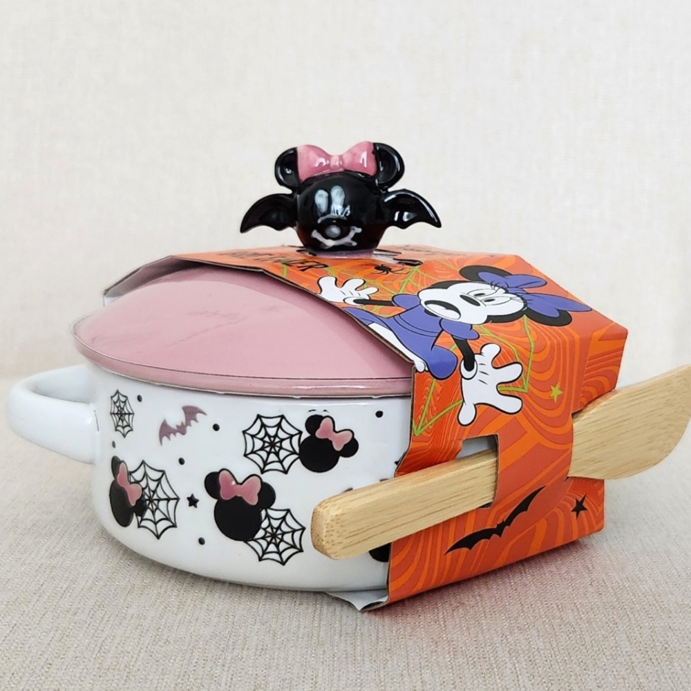Disney Minnie Mouse Halloween Brie Baker Dish, White Pink Minnie Bat Head Handle